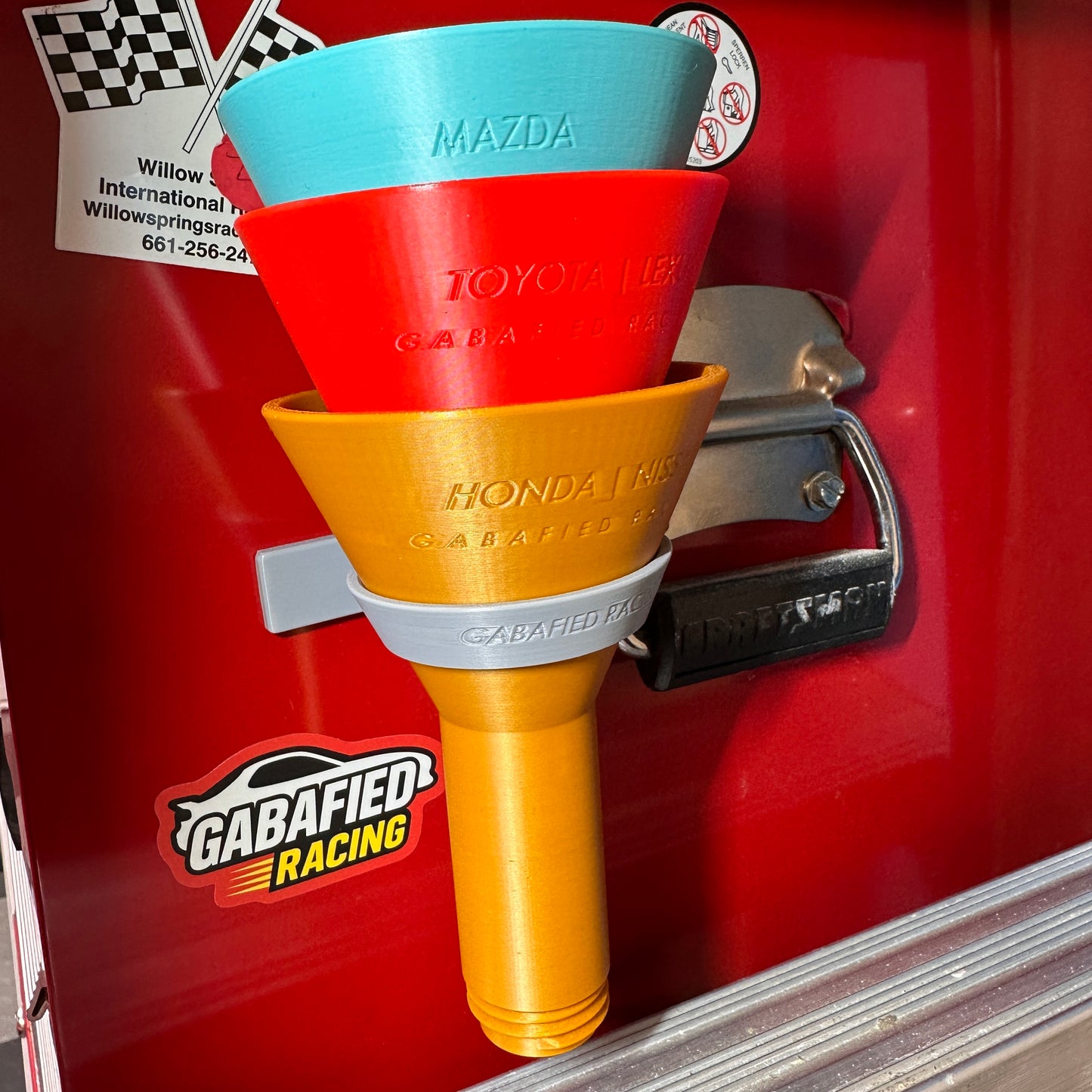 Magnetic Funnel Mount for Threaded Oil Funnels